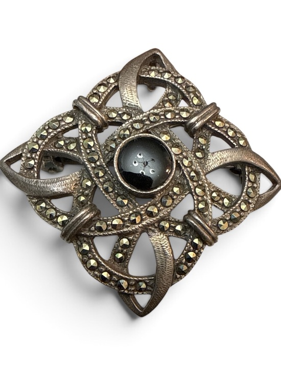 Jewelry - Sterling Silver 925 Black Onyx & Marcasite Studded Swirled Knot Brooch / Pendant